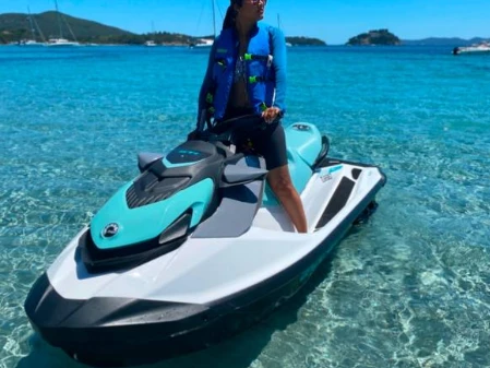Jet Ski te huur in Bormes-les-Mimosas voor de beste prijs