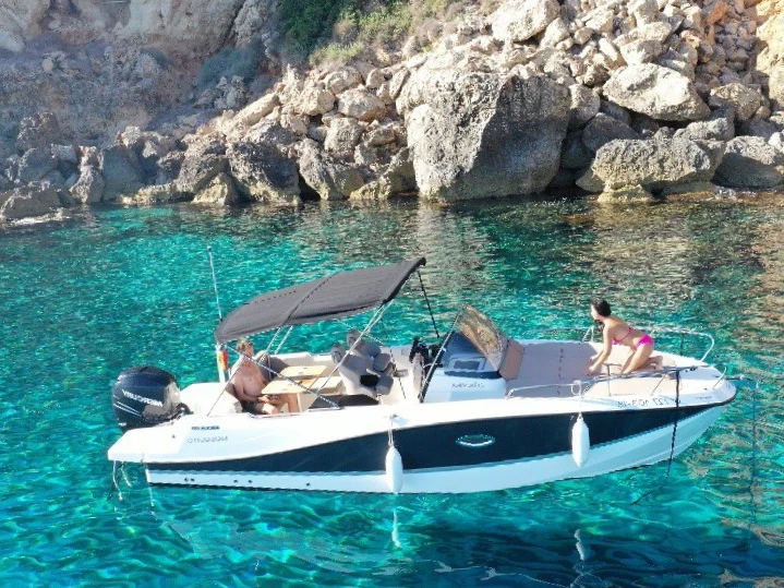 Verhuur Motorboot Quicksilver met vaarbewijs