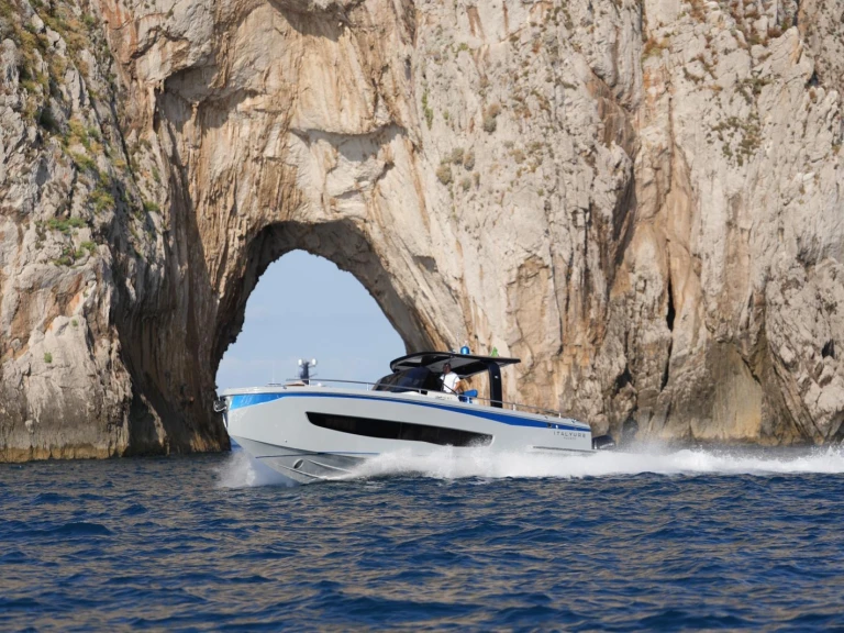 Allures Italyure 38 Sport te huur van particulier of professional in Sorrento