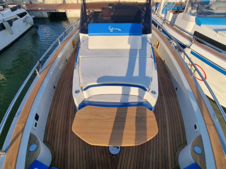 Huur een Allures Italyure 38 Sport in Sorrento