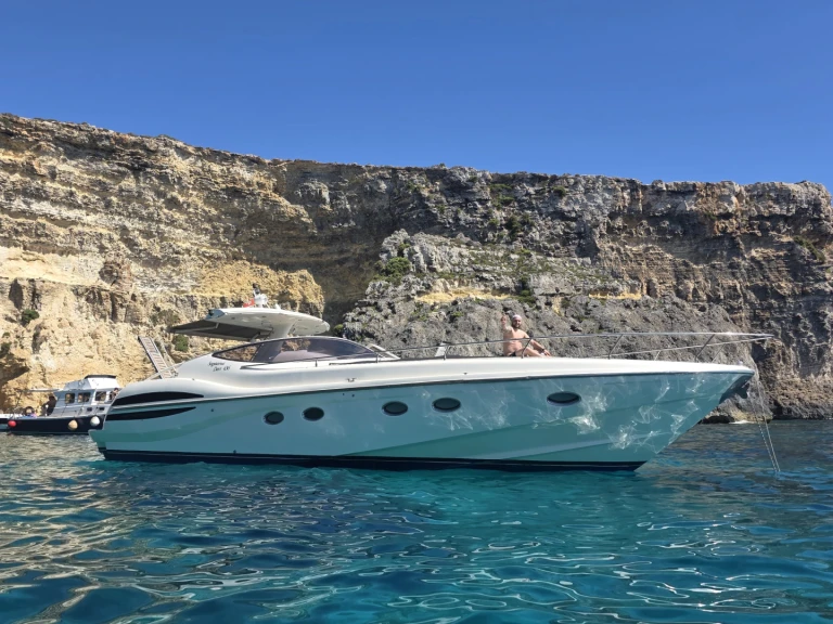 Motorboot te huur in Saint Paul's Bay voor de beste prijs