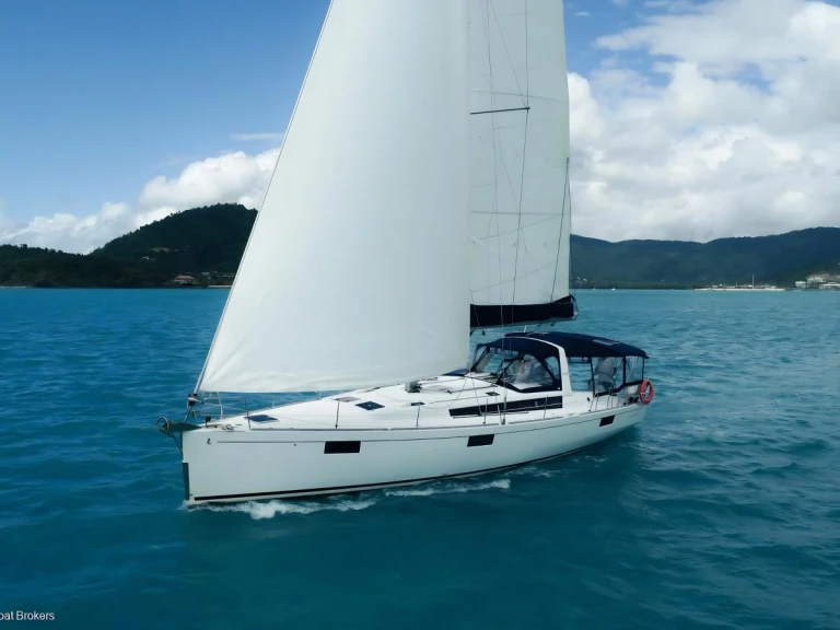 Bootverhuur Puerto Banús goedkoop Oceanis 48