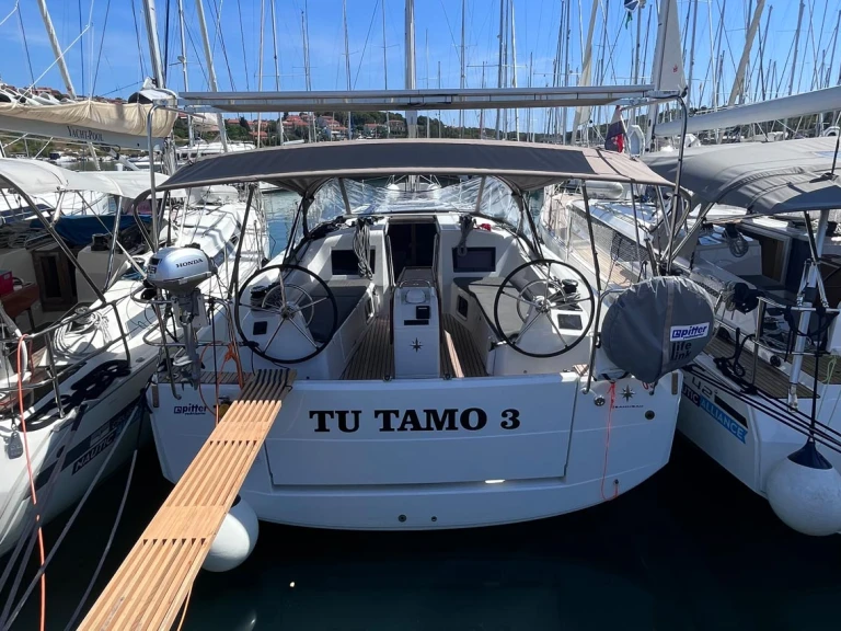 Jeanneau Sun Odyssey 410 te huur van particulier of professional in Trogir
