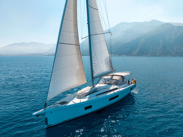 Huur een Bénéteau Oceanis 51.1 in Castellammare di Stabia