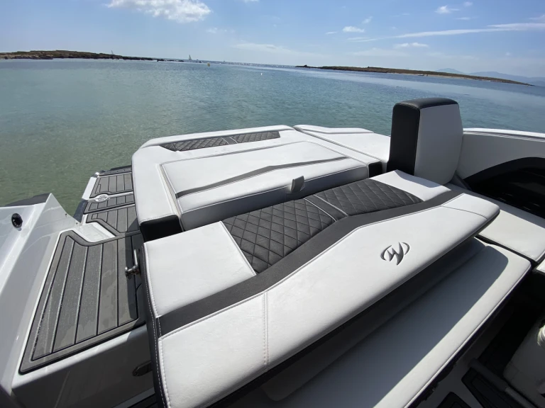Huur Motorboot met of zonder schipper Monterey in Ibiza Town