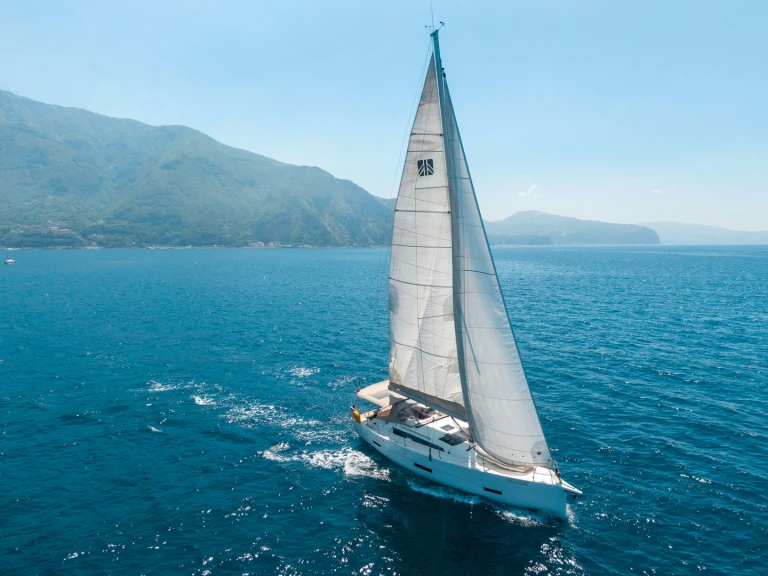 Jachthuur in Castellammare di Stabia - Dufour Dufour 430 via SamBoat