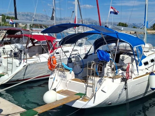 Huur een Dufour Dufour 455 Grand Large in Split