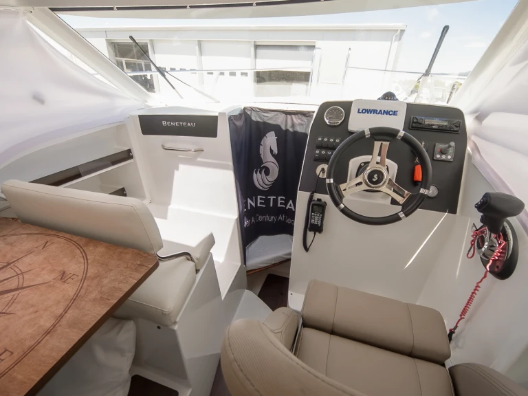 Motorboot te huur in Tribunj voor de beste prijs