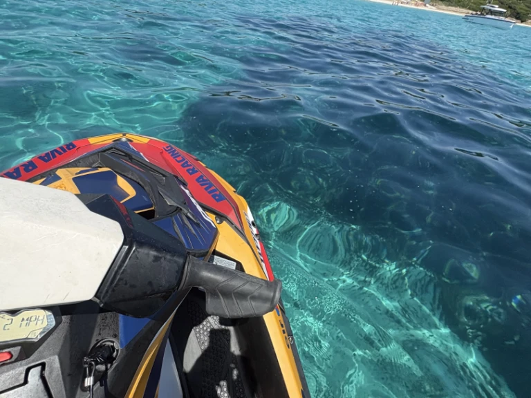 Huur een Sea-Doo Spark in Saint-Tropez