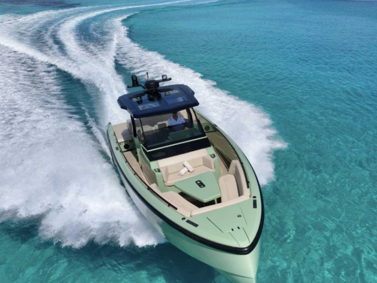Vanquish VQ40 te huur van particulier of professional in Ibiza Town