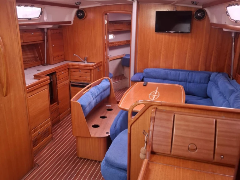 Bootverhuur Marina di Grosseto goedkoop Bavaria 42 Cruiser