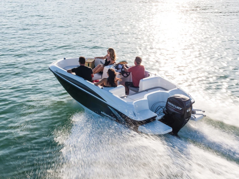 Verhuur Motorboot Bayliner met vaarbewijs