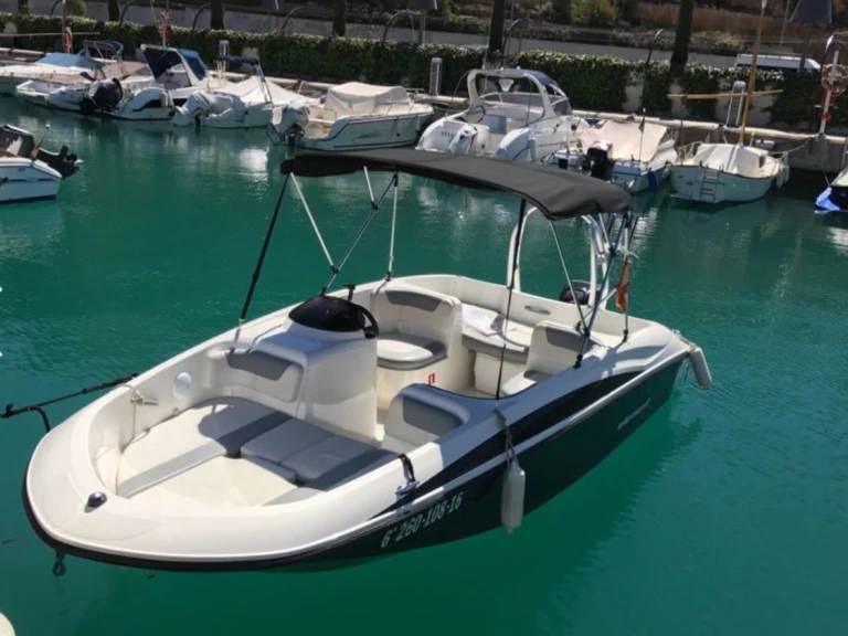 Motorboot te huur in Club Nautico S'Estanyol voor de beste prijs
