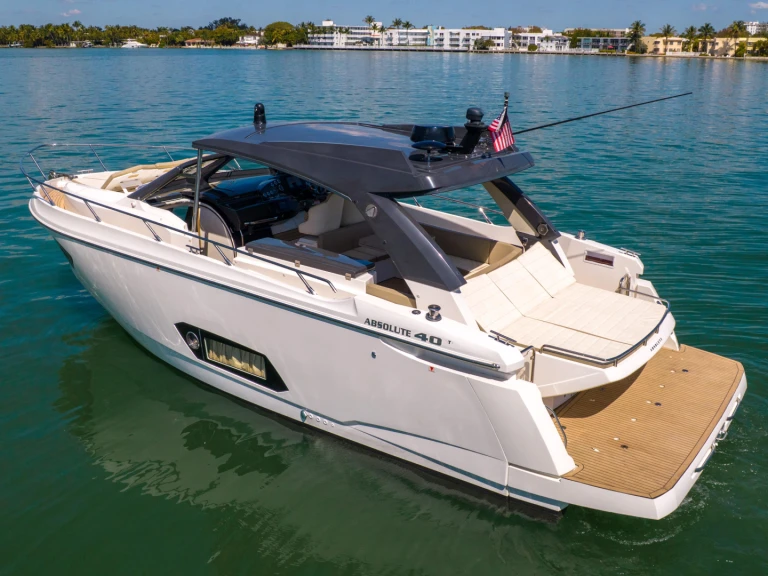 Jacht te huur in Juan-les-Pins voor de beste prijs