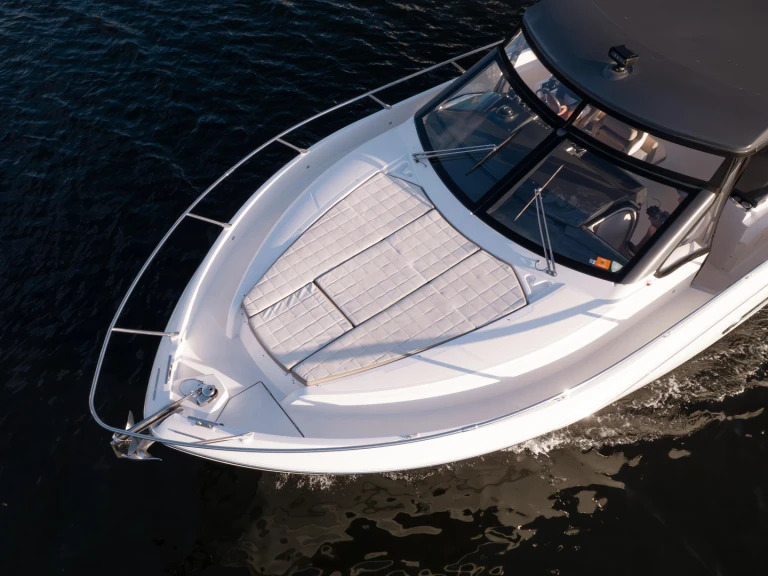Huur een Absolute Yachts absolute 40 in Juan-les-Pins