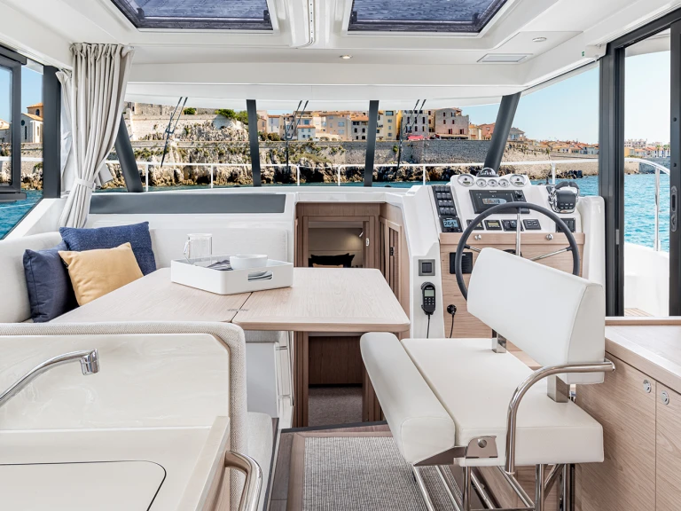 Bénéteau Swift Trawler 41 Fly te huur van particulier of professional in Juan-les-Pins