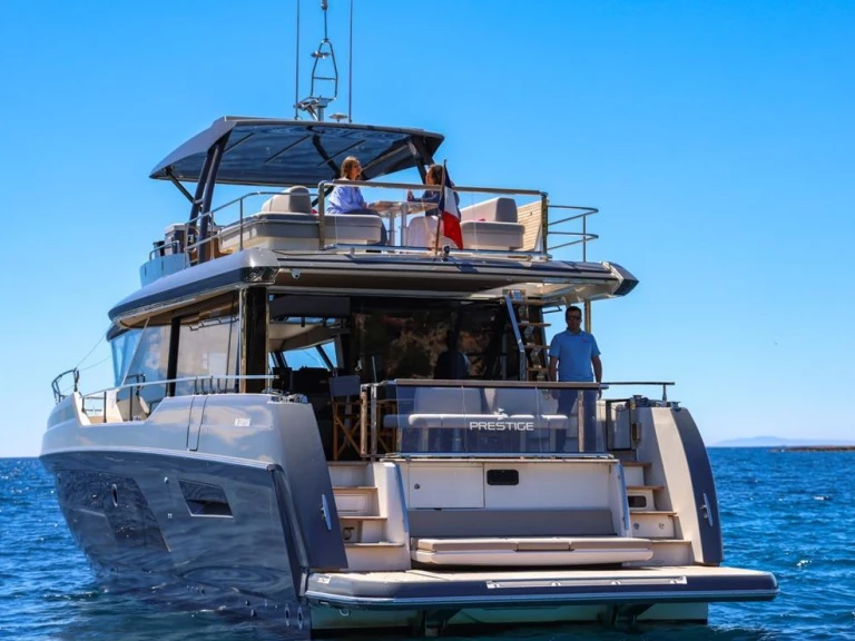 Huur Jacht met of zonder schipper Prestige Yachts in Juan-les-Pins