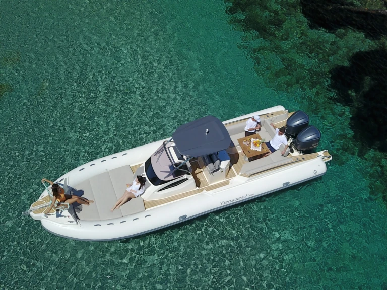 Bootverhuur Marine de Sant'Ambrogio goedkoop CAPELLI 1000 TEMPEST CC