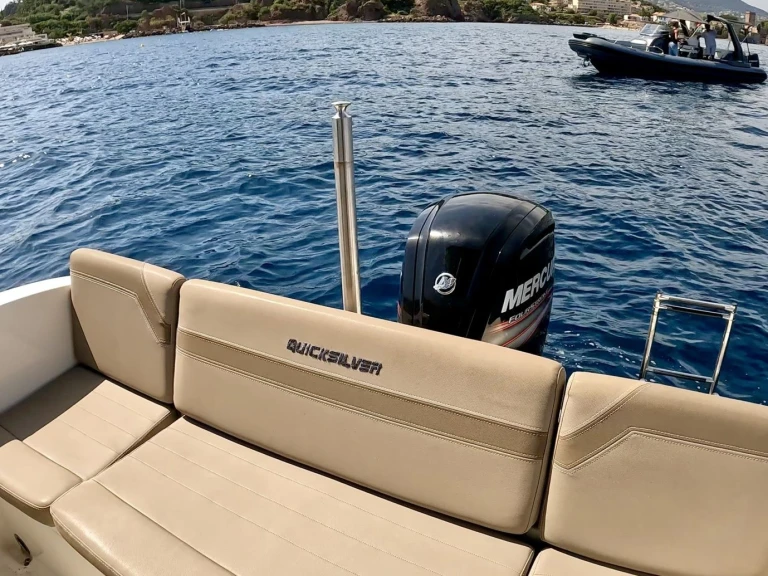 Huur Motorboot met of zonder schipper Quicksilver in Antibes