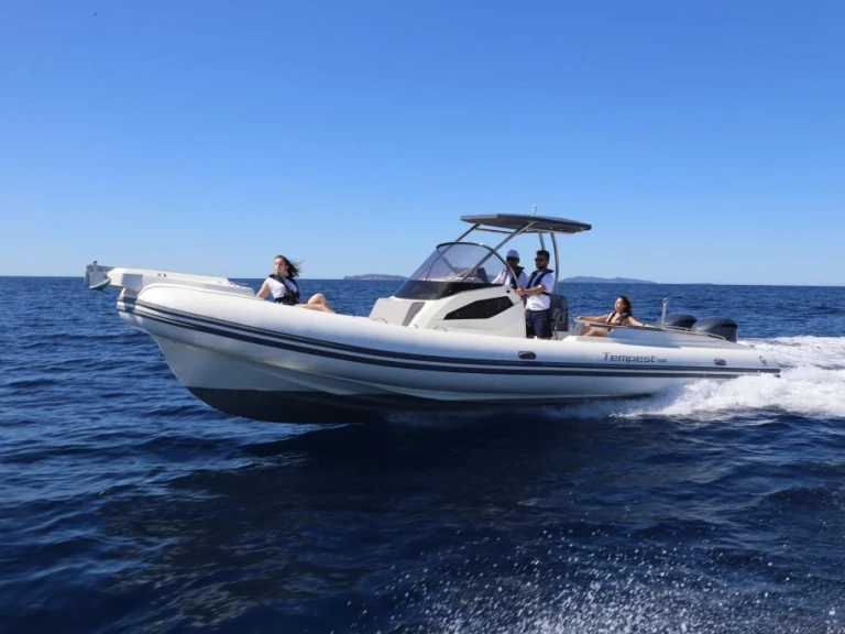Jachthuur in Marine de Sant'Ambrogio - Capelli CAPELLI 1000 TEMPEST CC via SamBoat