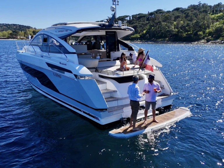 Huur een Fairline Targa 45 Gran Turismo in Cogolin