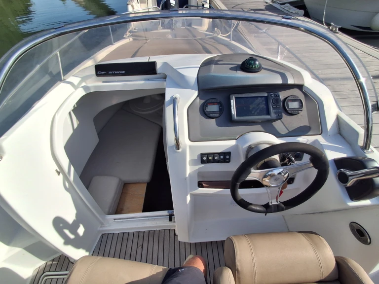 Huur Motorboot met of zonder schipper Jeanneau in Auray