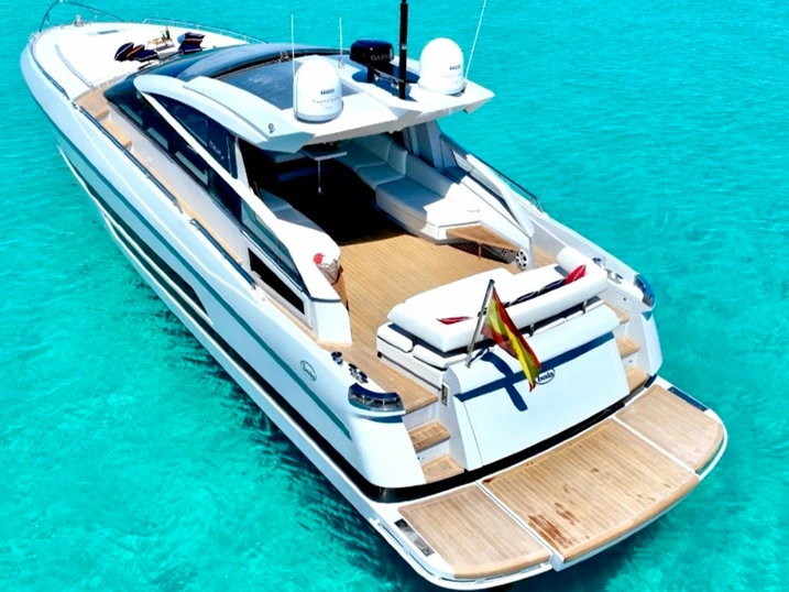 Huur Jacht met of zonder schipper Baia in Ibiza Town