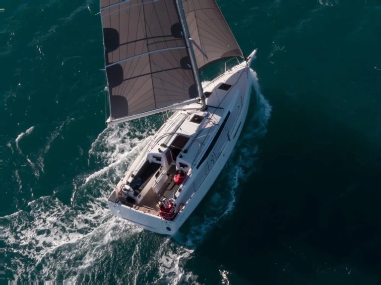 Jachthuur in Hyères - Jeanneau Sun Odyssey 380 via SamBoat