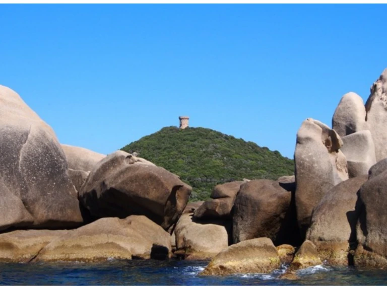Huur een Fountaine Pajot Louisiane in Ajaccio