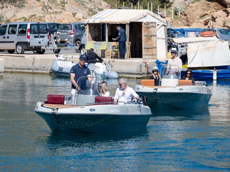 Huur Motorboot met of zonder schipper Nireus in Pantánassa