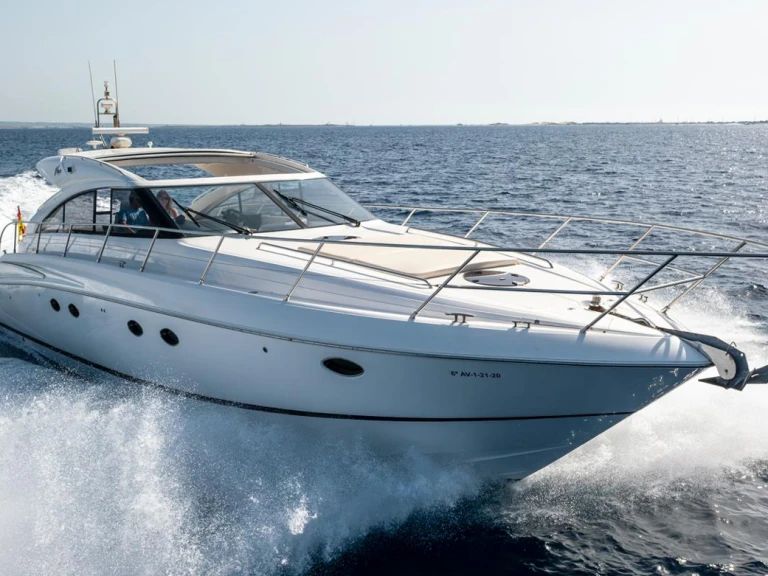 Bootverhuur Ibiza Town goedkoop Princess V53