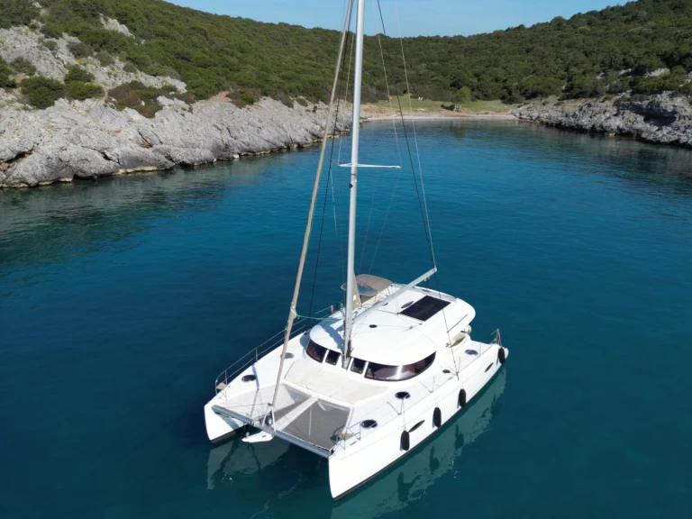 Verhuur Catamaran Fountaine Pajot met vaarbewijs