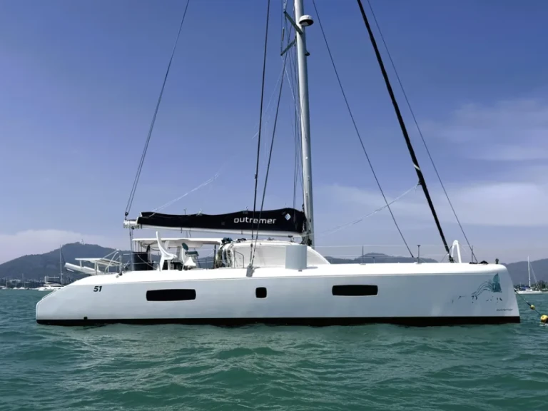 Verhuur Catamaran Outremer met vaarbewijs