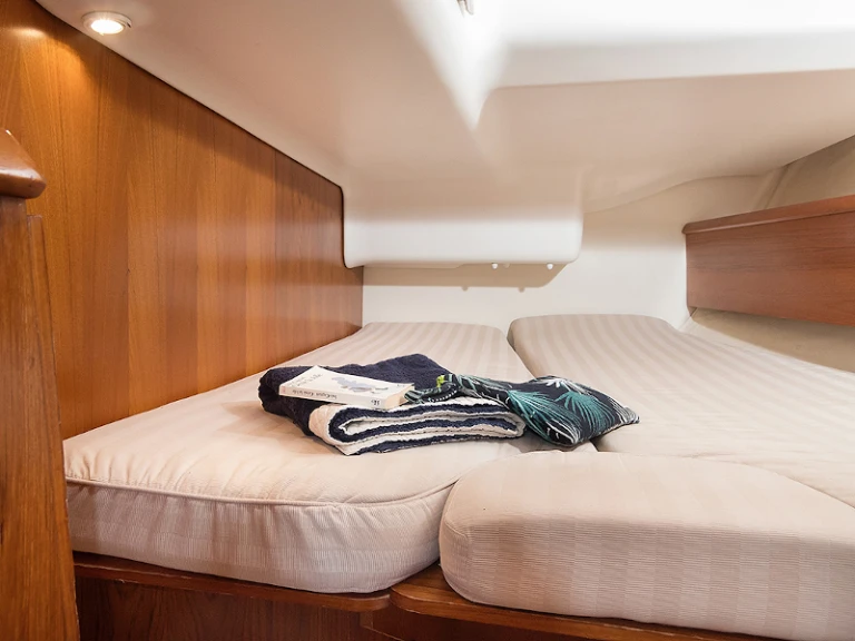 Bootverhuur Jeanneau Sun Odyssey 43 in Monastiri Bay via SamBoat