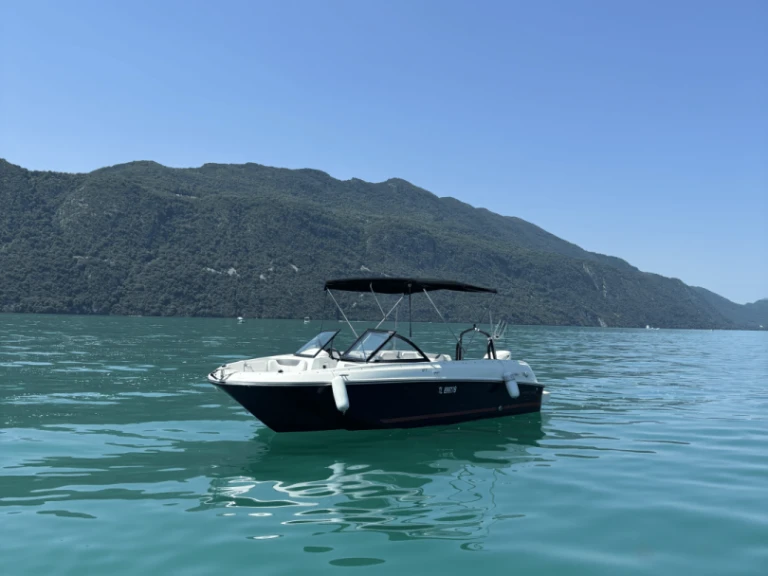 Motorboot te huur in Aix-les-Bains voor de beste prijs