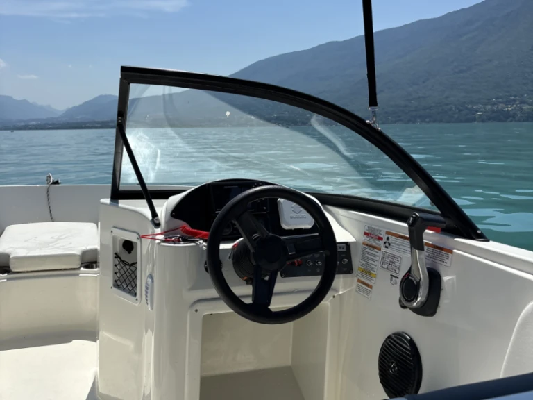 Huur een Bayliner Element E7 in Aix-les-Bains
