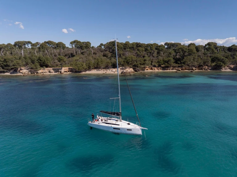 Huur een Jeanneau Sun Odyssey 350 in Road Town