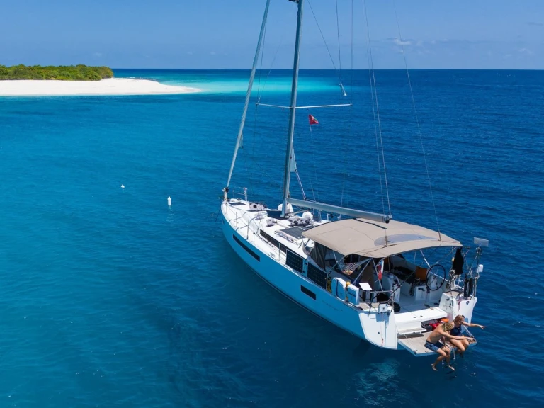 Huur een Jeanneau Sun Odyssey 490 in Malé
