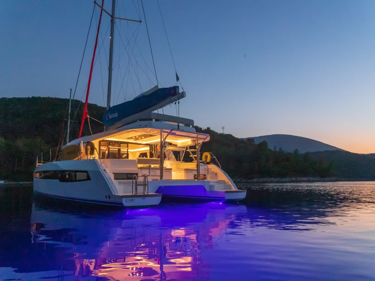 Huur Catamaran met of zonder schipper Leopard in Road Town