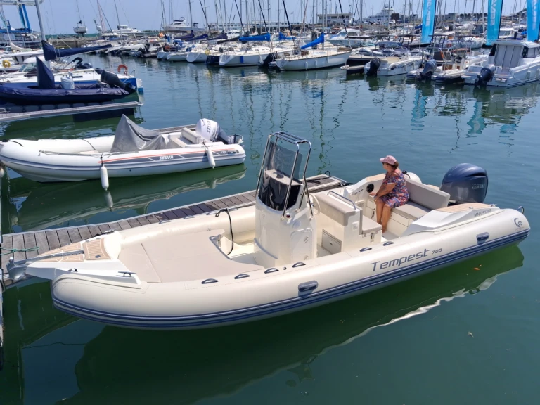 Bootverhuur Royan goedkoop Tempest 700
