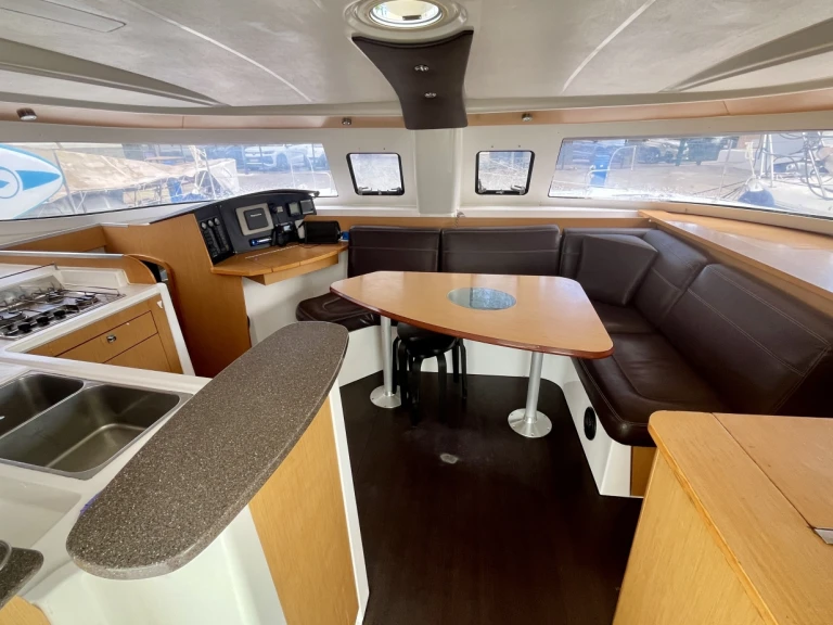 Verhuur Catamaran Fountaine Pajot met vaarbewijs