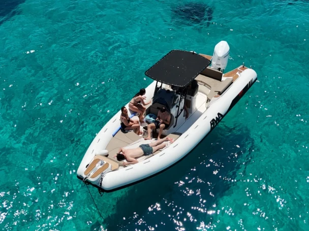 Huur een Bwa Bwa 29 Premium in Port of Cannigione
