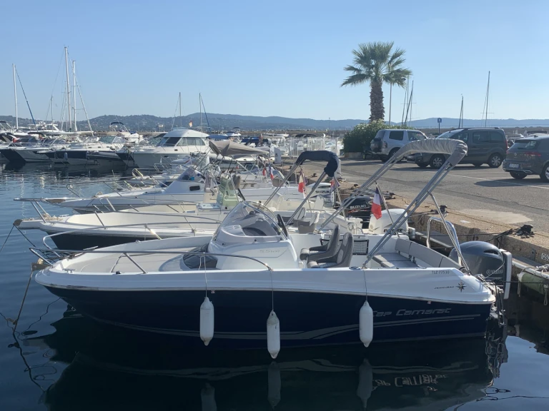 Verhuur Motorboot in Cavalaire-sur-Mer - Jeanneau Cap Camarat 5.5 WA Serie 2