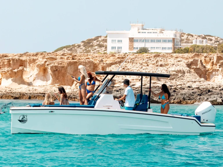 Motorboot te huur in Ayia Napa Marina voor de beste prijs