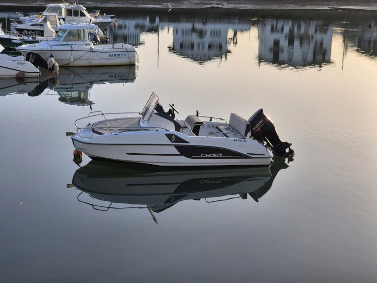 Bootverhuur Saint-Jean-de-Luz goedkoop Flyer 5.5 SUNdeck