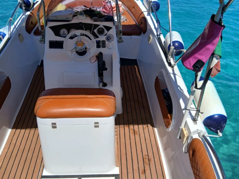 Bootverhuur Otranto goedkoop Open space 