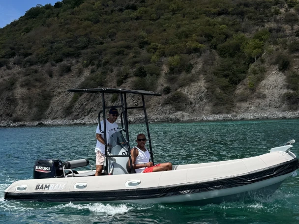 3D Tender Lux 550 te huur van particulier of professional in Sint Maarten (FR)