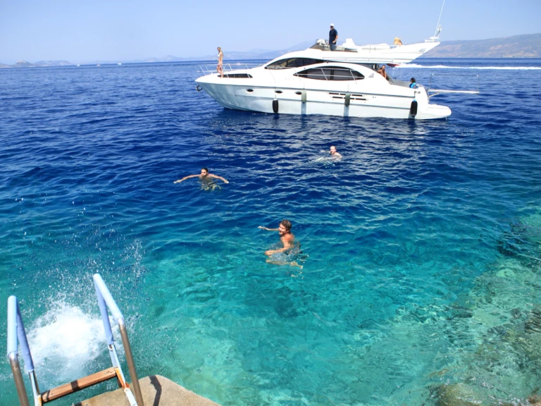 Huur een Azimut Azimut 46 Fly in Alimos Marina