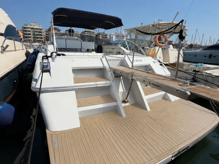 Huur Motorboot met of zonder schipper Mochi Craft in Nettuno