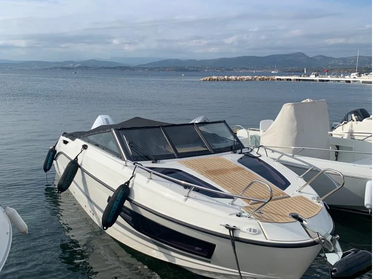 Bootverhuur Hyères goedkoop Activ 755 Cruiser